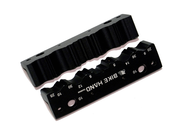 Шаблон BIKE HAND YC-516 для установки осей втулок